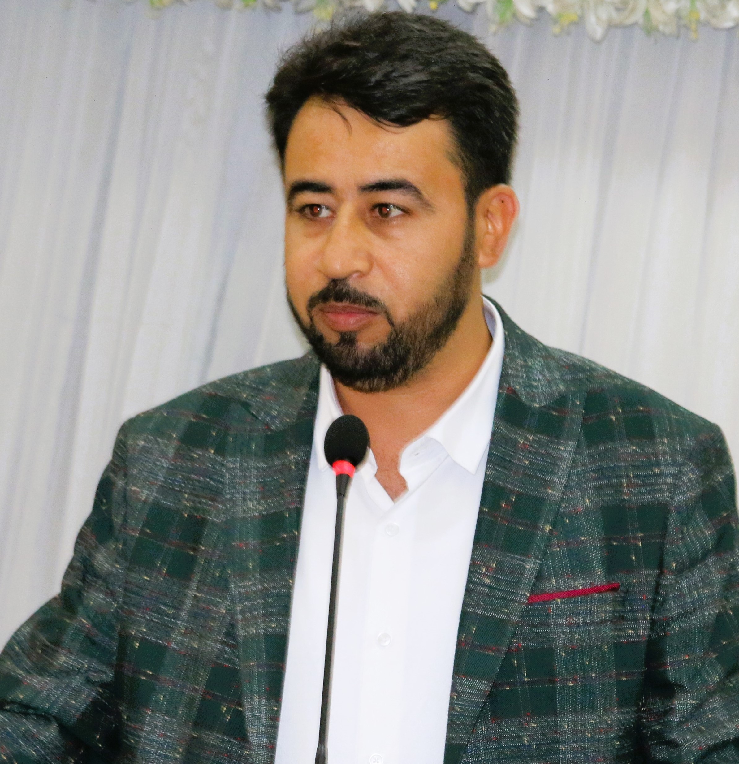 5_6235688508246196579